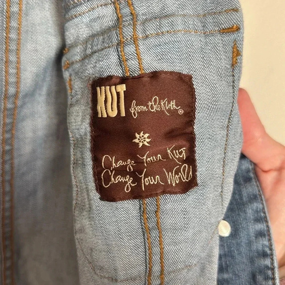 Kut from the Kloth Jean Jacket Amelia Women’s Size Small Blue Short Denim Active - Picture 4 of 12